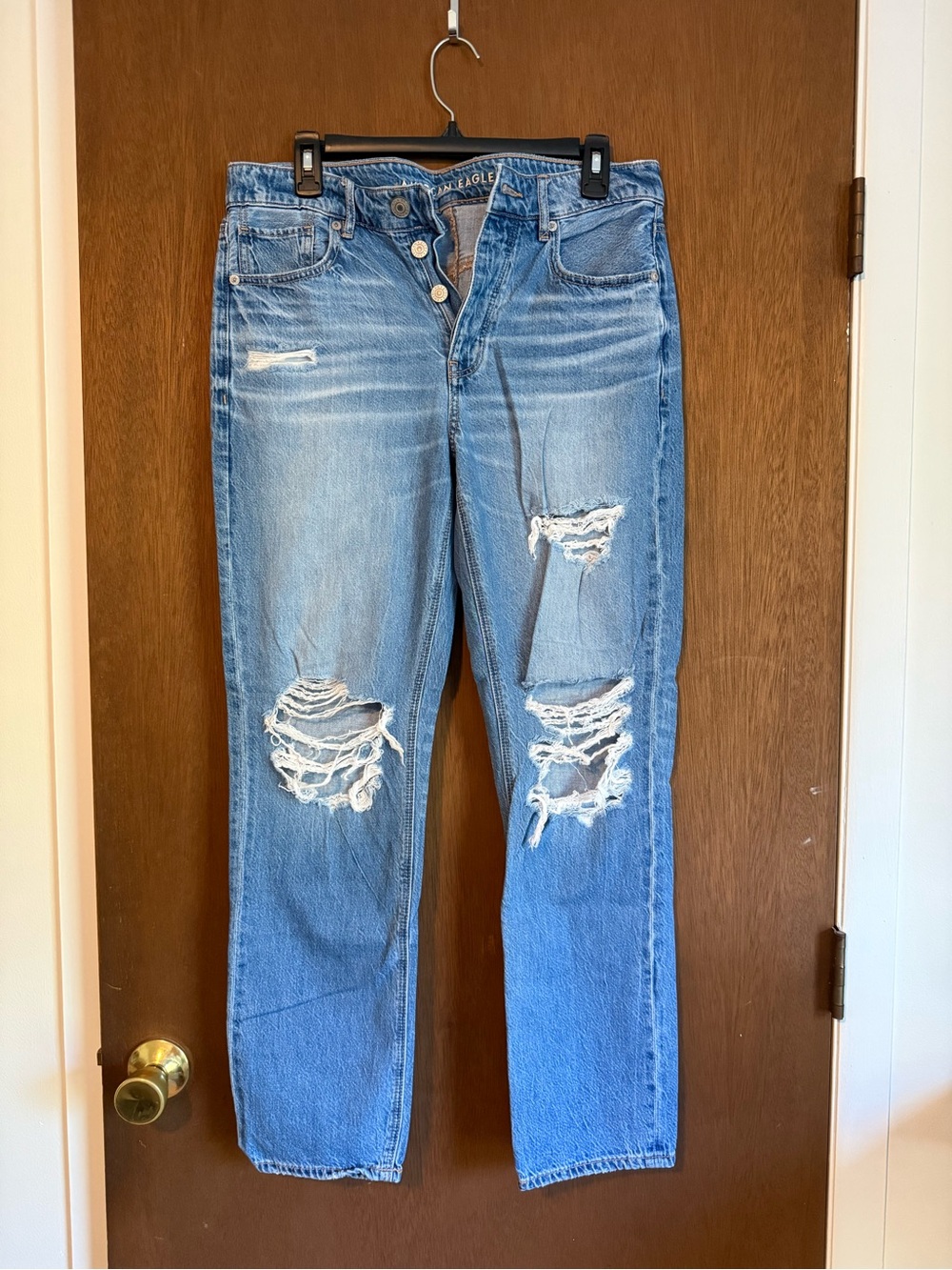American Eagle Outfitters Light Blue Distressed Boyfriend Jeans